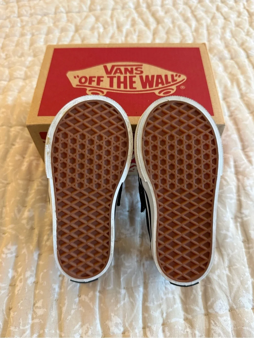 Vans Toddler Size 5 Classic Slip-On V Sneaker New in Box